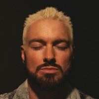 DON'T WAKE ME UP